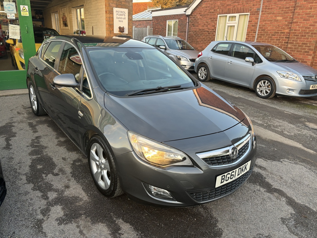 VAUXHALL  ASTRA  2.0CDTI SRI